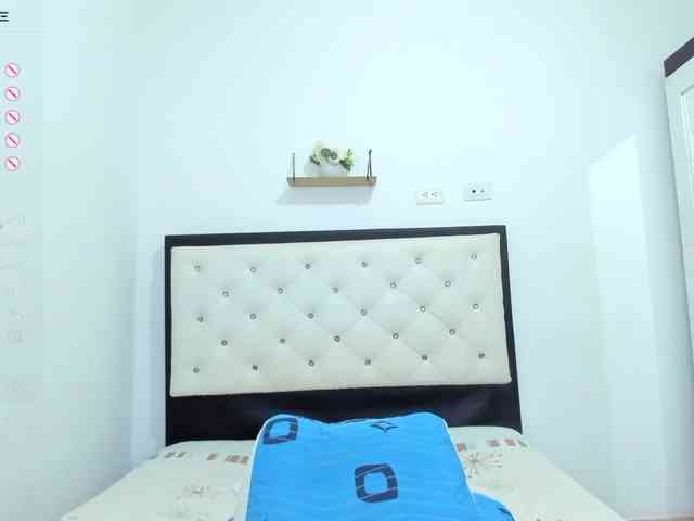 CuteLatinax webcam