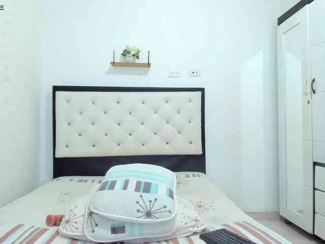 CuteLatinax webcam