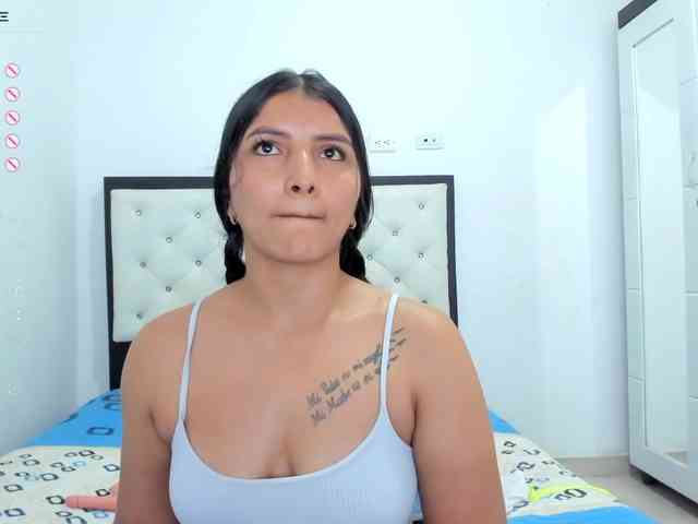 CuteLatinax webcam