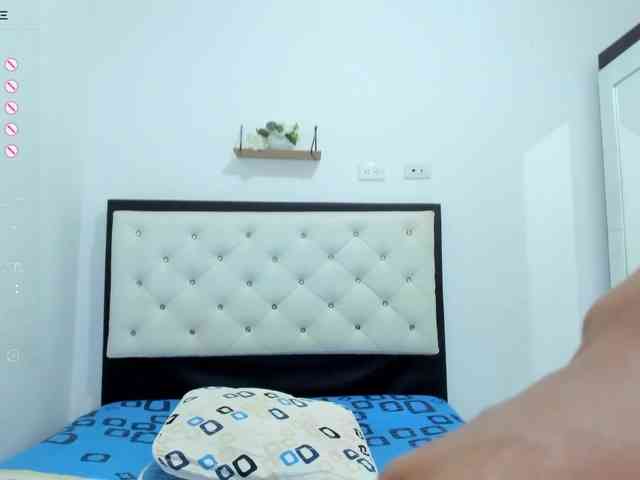 CuteLatinax webcam