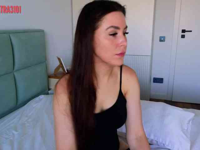 Cleopatra3101 webcam
