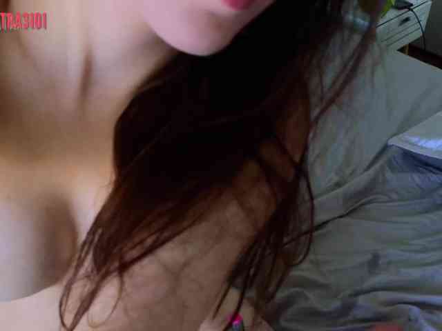 Cleopatra3101 webcam