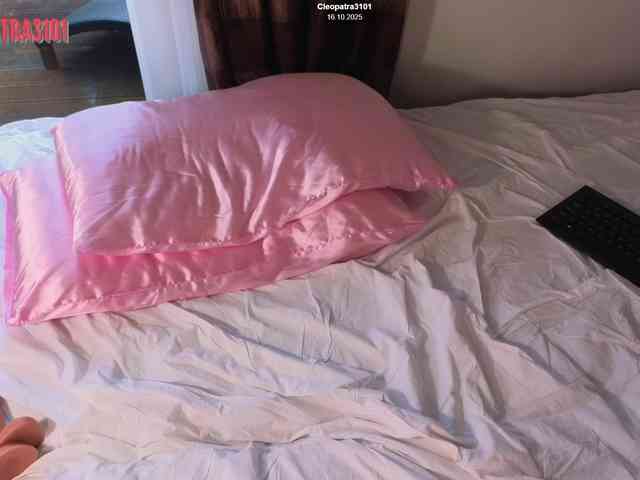 Cleopatra3101 webcam