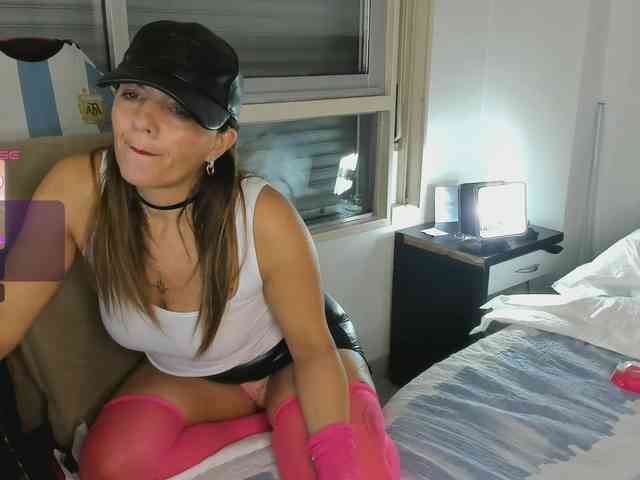 Carolain39 webcam