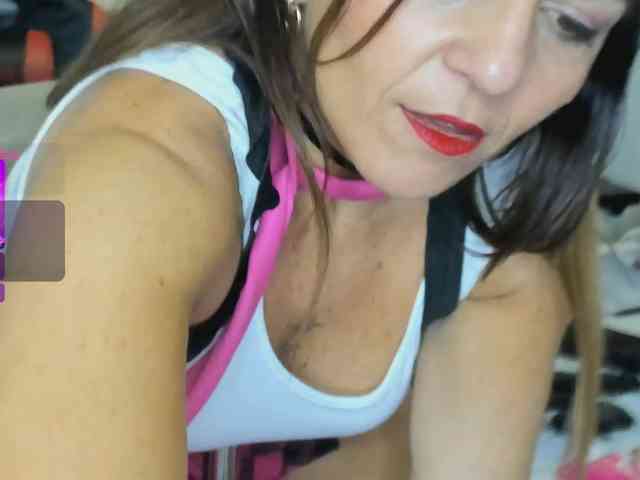 Carolain39 webcam