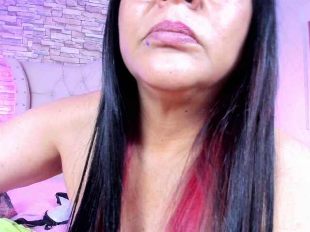 Keyla-Ruiz's BongaCams show and profile