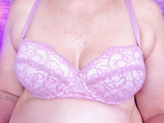 Keyla-Ruiz's BongaCams show and profile