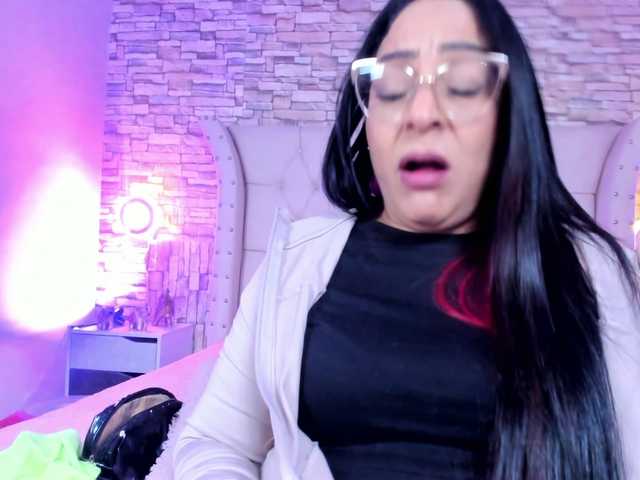 Keyla-Ruiz's BongaCams show and profile