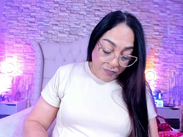 Keyla-Ruiz's BongaCams show and profile