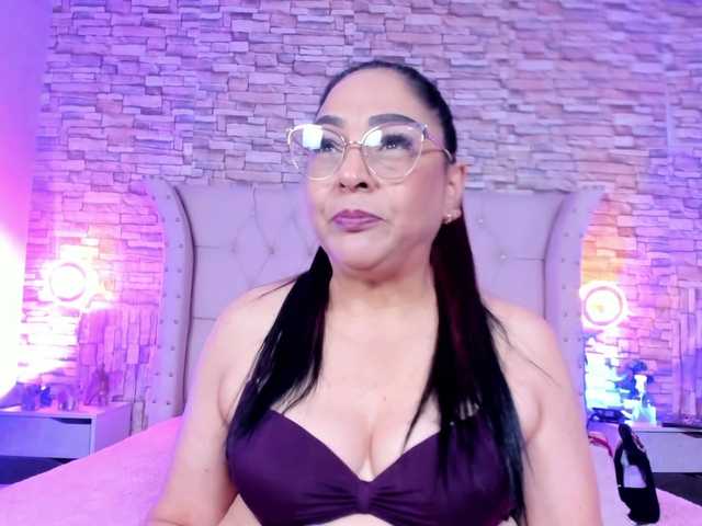 Keyla-Ruiz's BongaCams show and profile