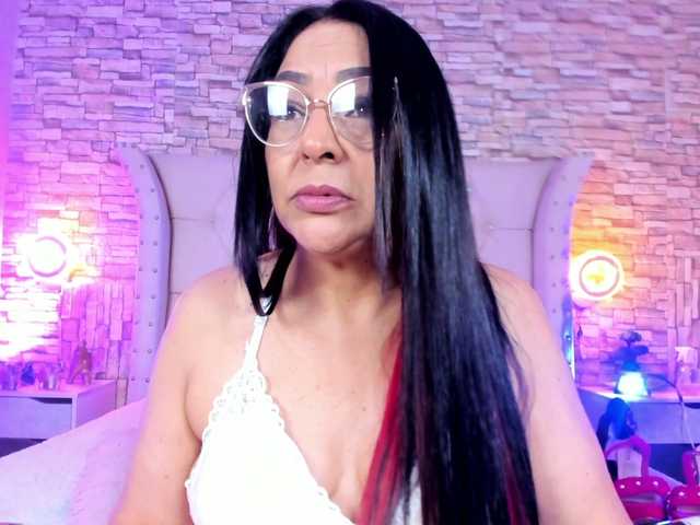 Keyla-Ruiz's BongaCams show and profile