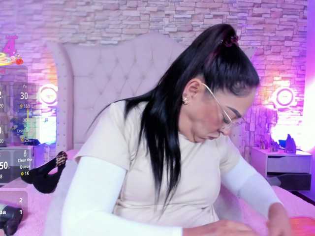 Keyla-Ruiz's BongaCams show and profile