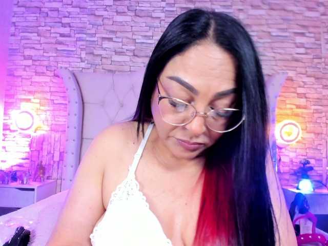 Keyla-Ruiz's BongaCams show and profile