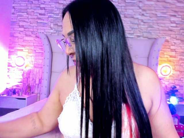 Keyla-Ruiz's BongaCams show and profile