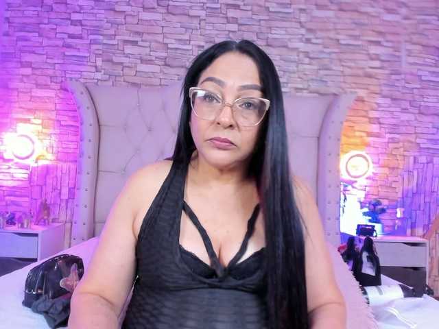 Keyla-Ruiz's BongaCams show and profile