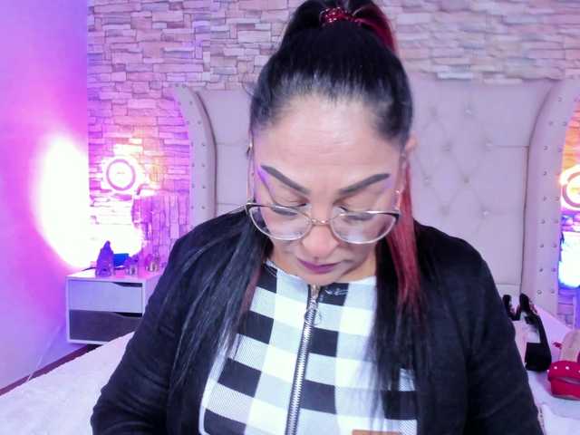 Keyla-Ruiz's BongaCams show and profile