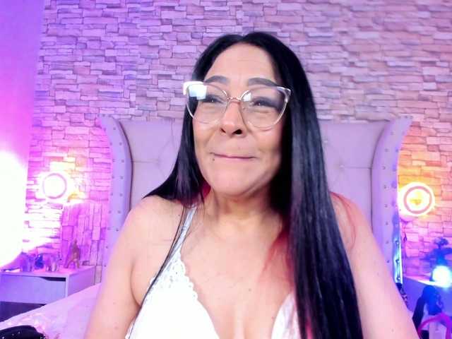 Keyla-Ruiz's BongaCams show and profile