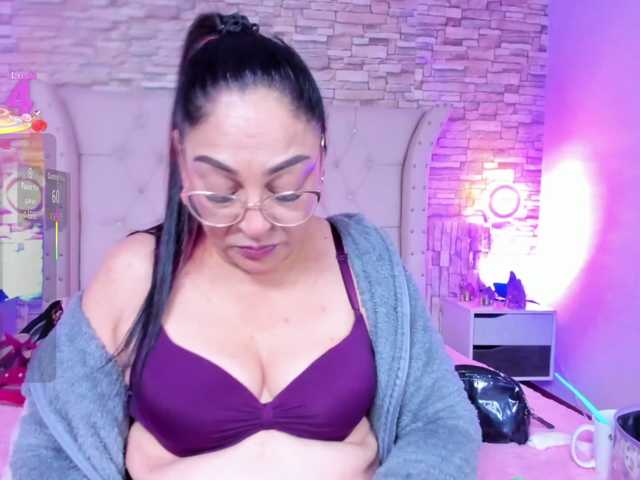 Keyla-Ruiz's BongaCams show and profile