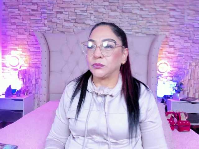 Keyla-Ruiz's BongaCams show and profile