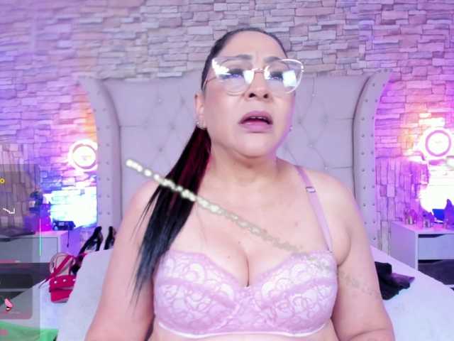 Keyla-Ruiz's BongaCams show and profile