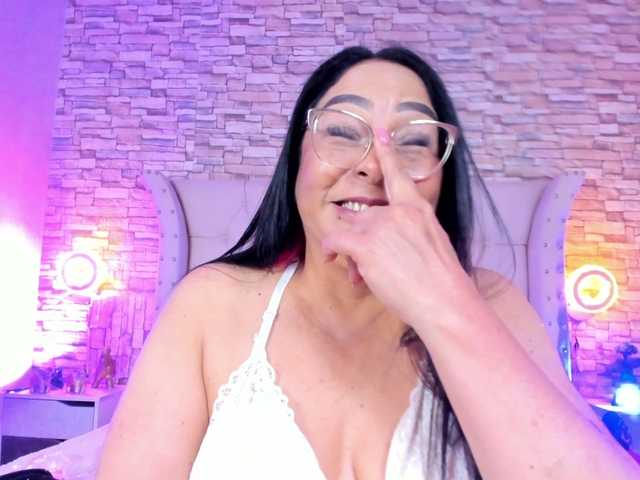 Keyla-Ruiz's BongaCams show and profile