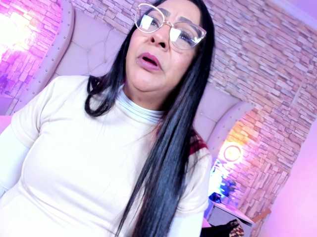 Keyla-Ruiz's BongaCams show and profile