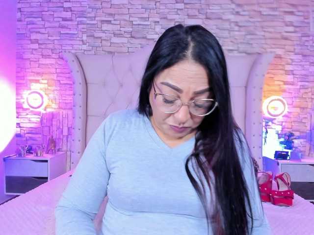 Keyla-Ruiz's BongaCams show and profile