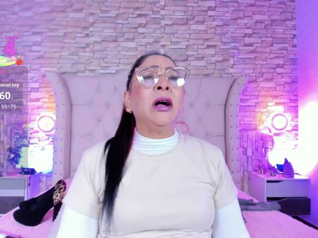 Keyla-Ruiz's BongaCams show and profile