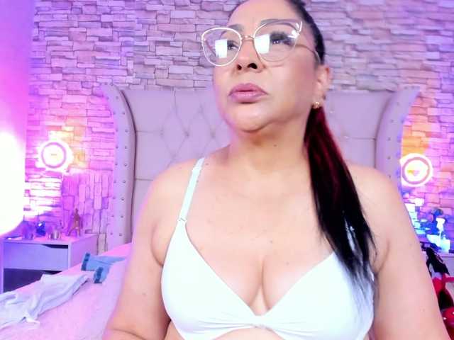 Keyla-Ruiz's BongaCams show and profile