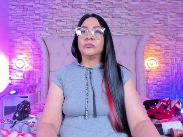 Keyla-Ruiz's BongaCams show and profile