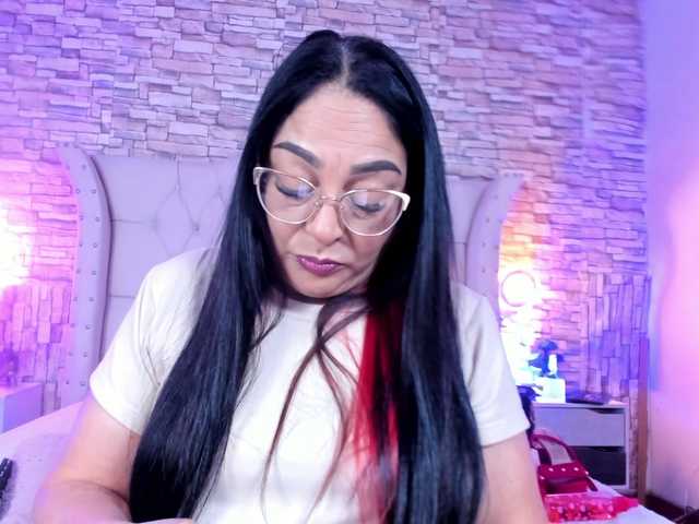 Keyla-Ruiz's BongaCams show and profile