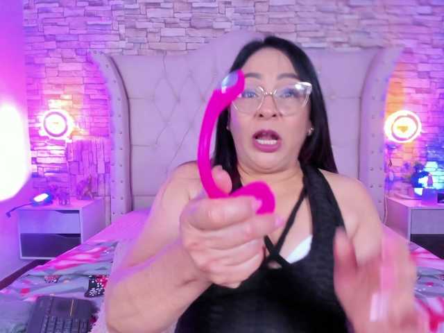 Keyla-Ruiz's BongaCams show and profile