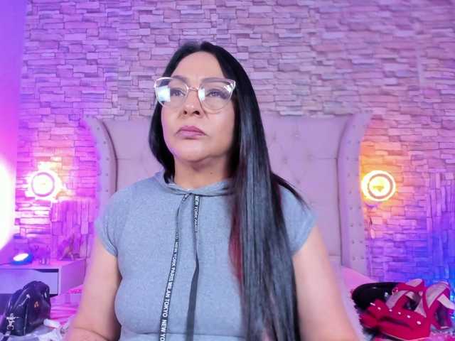 Keyla-Ruiz's BongaCams show and profile