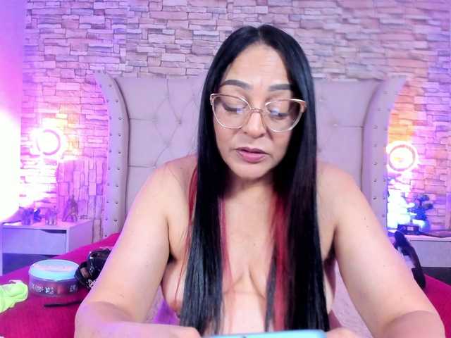 Keyla-Ruiz's BongaCams show and profile