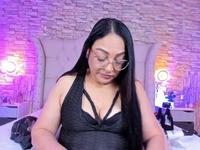 Keyla-Ruiz's BongaCams show and profile