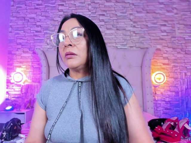 Keyla-Ruiz's BongaCams show and profile