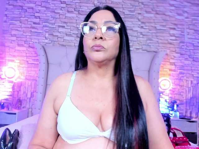 Keyla-Ruiz's BongaCams show and profile