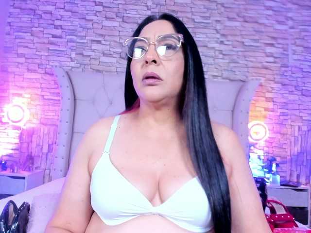 Keyla-Ruiz's BongaCams show and profile