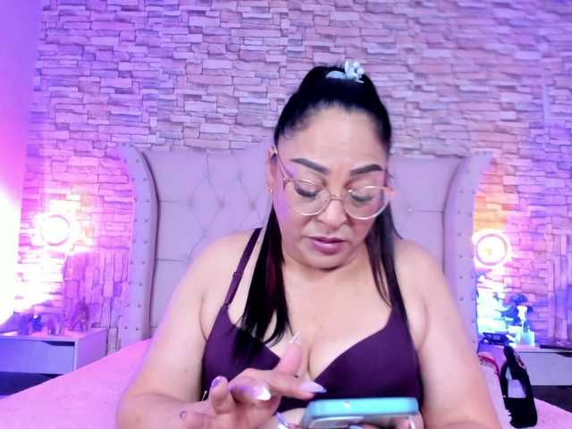 Keyla-Ruiz's BongaCams show and profile