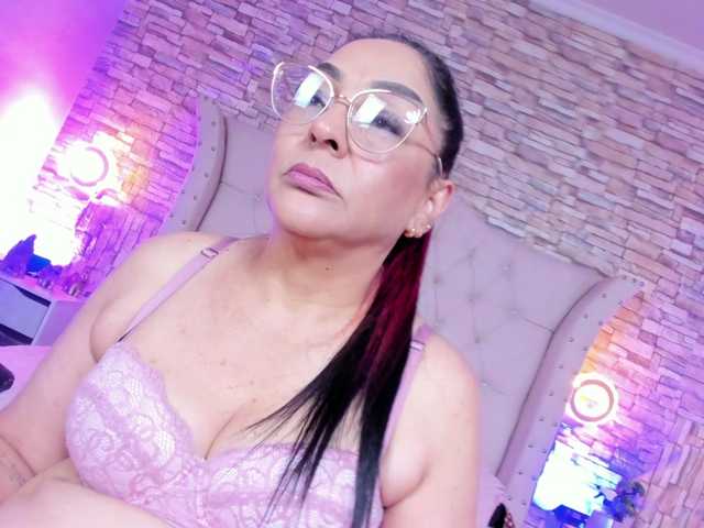 Keyla-Ruiz's BongaCams show and profile