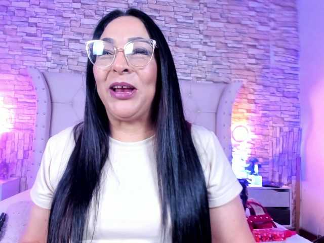 Keyla-Ruiz's BongaCams show and profile