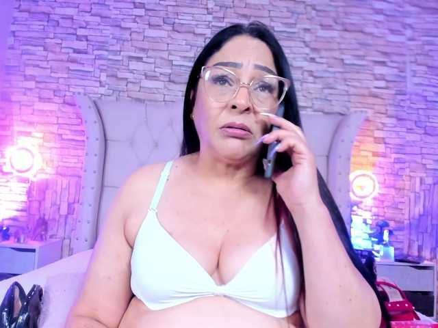 Keyla-Ruiz's BongaCams show and profile