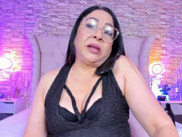 Keyla-Ruiz's BongaCams show and profile