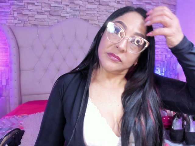 Keyla-Ruiz's BongaCams show and profile