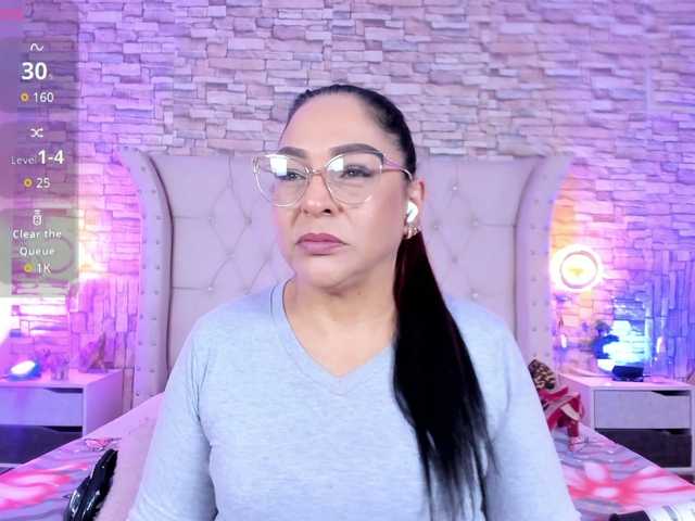 Keyla-Ruiz's BongaCams show and profile