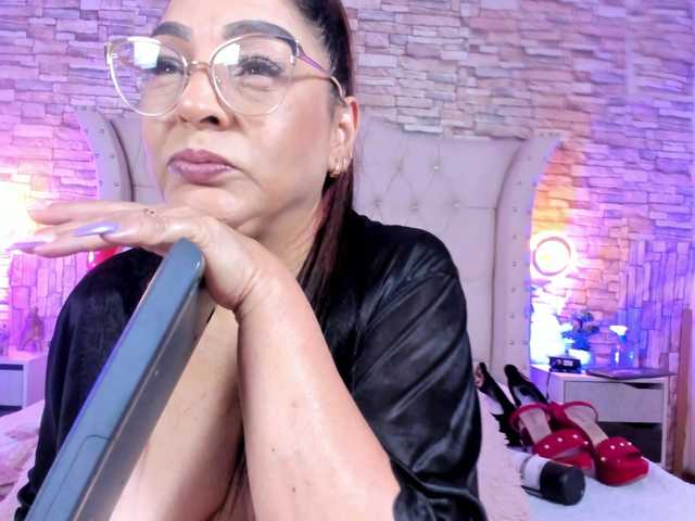 Keyla-Ruiz's BongaCams show and profile