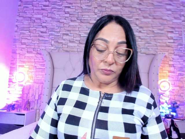 Keyla-Ruiz's BongaCams show and profile