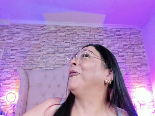 Keyla-Ruiz's BongaCams show and profile