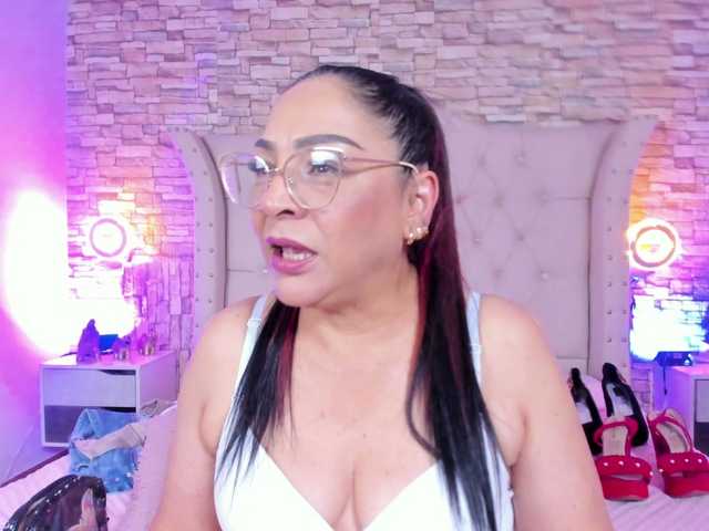 Keyla-Ruiz's BongaCams show and profile