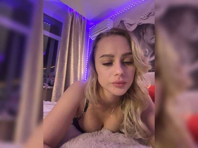 PrettyKatea's BongaCams show and profile